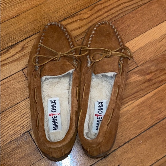 MINNETONKA slippers - Picture 3 of 3